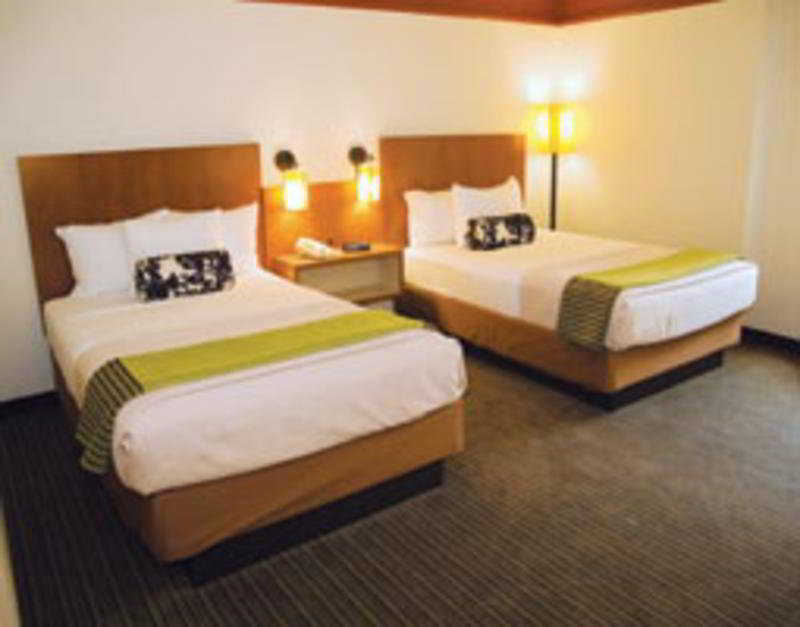 Hotel La Quinta By Wyndham Atlanta Perimeter Medical Sandy Springs Habitación foto