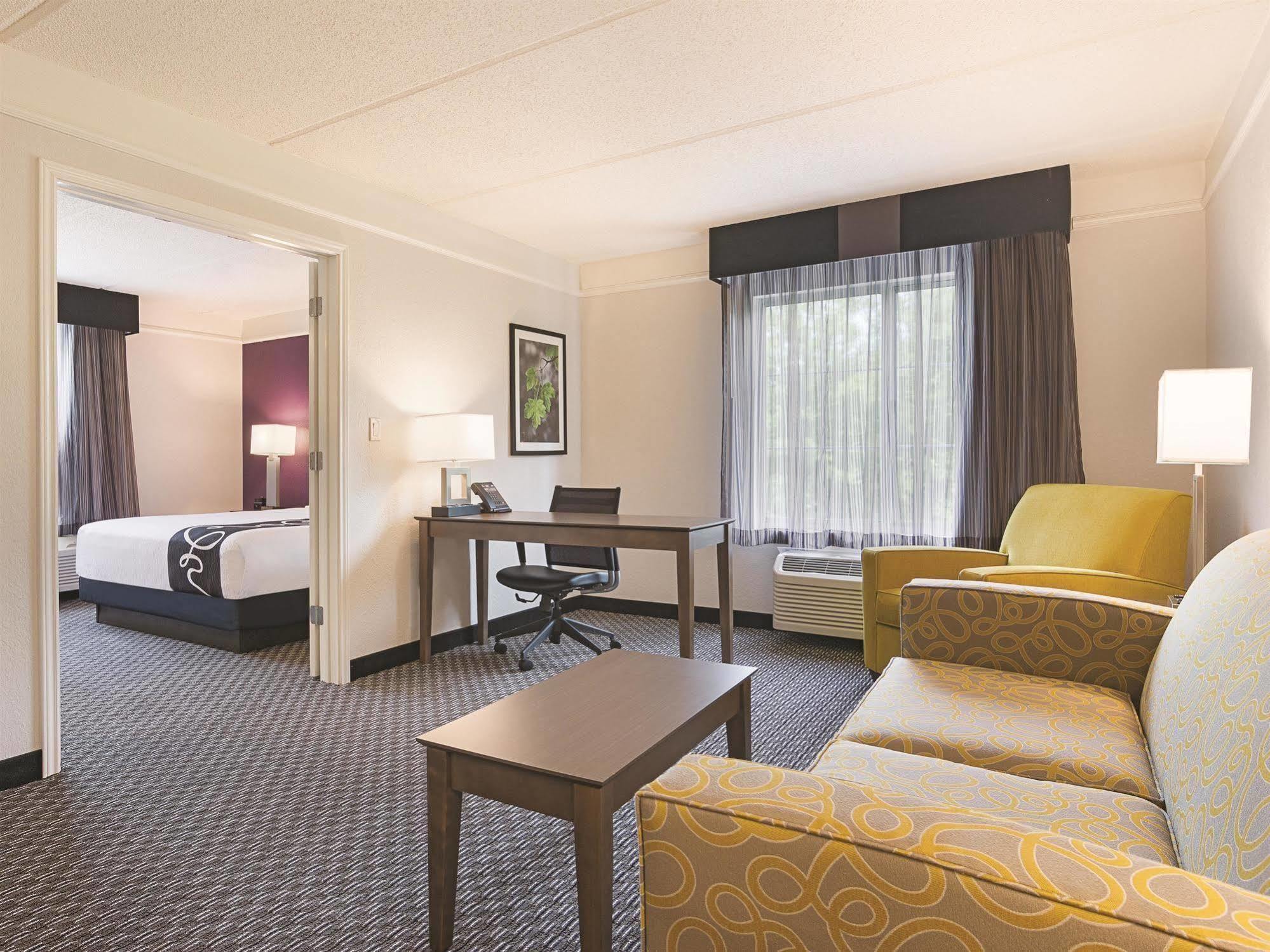 Hotel La Quinta By Wyndham Atlanta Perimeter Medical Sandy Springs Exterior foto